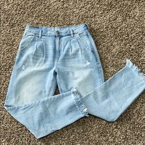 American Eagle Mom jean